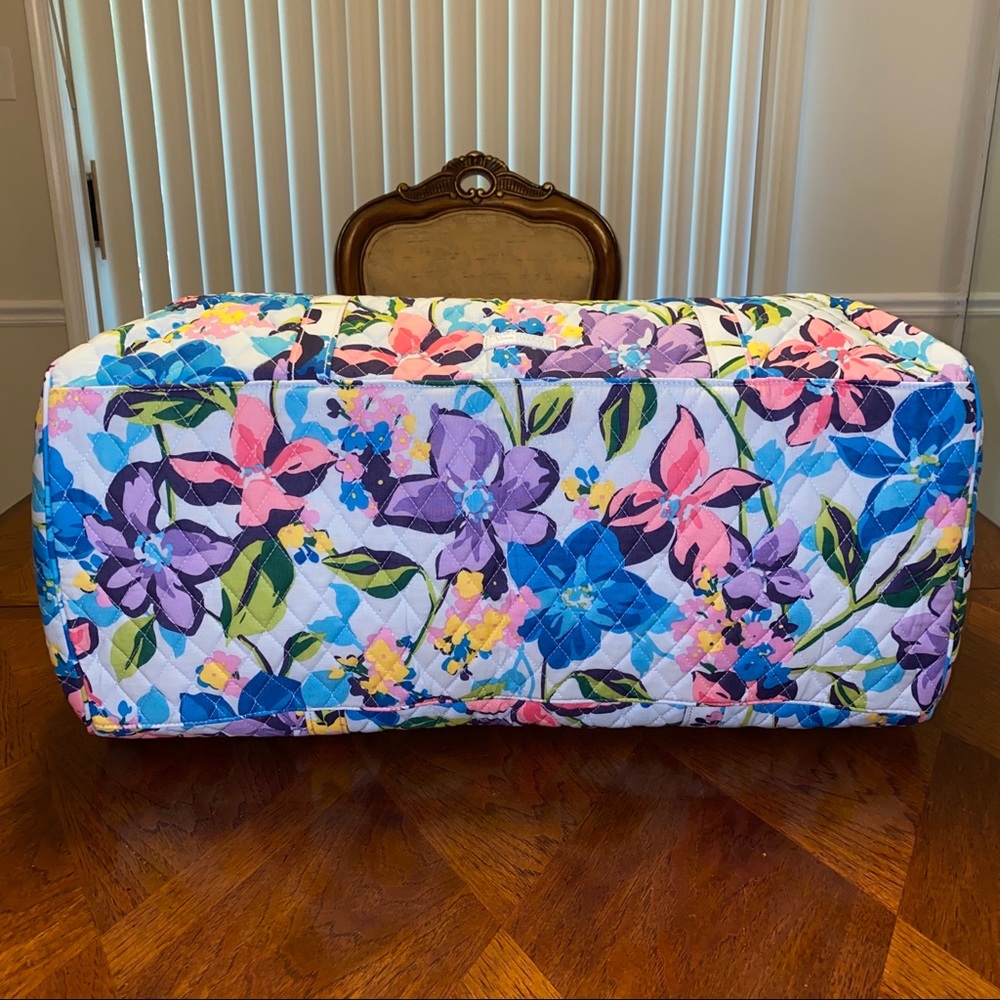 New Without Tag Vera Bradley Large Traveler Duffel - Picture 3 of 4